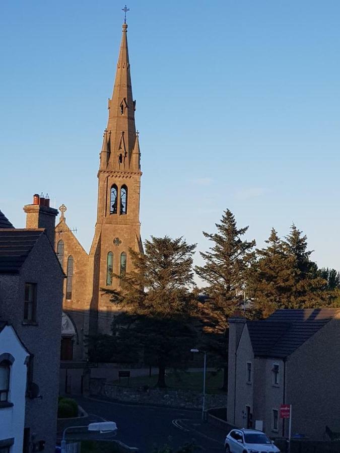 Spire View Townhouse Vila Ballycastle Exterior foto